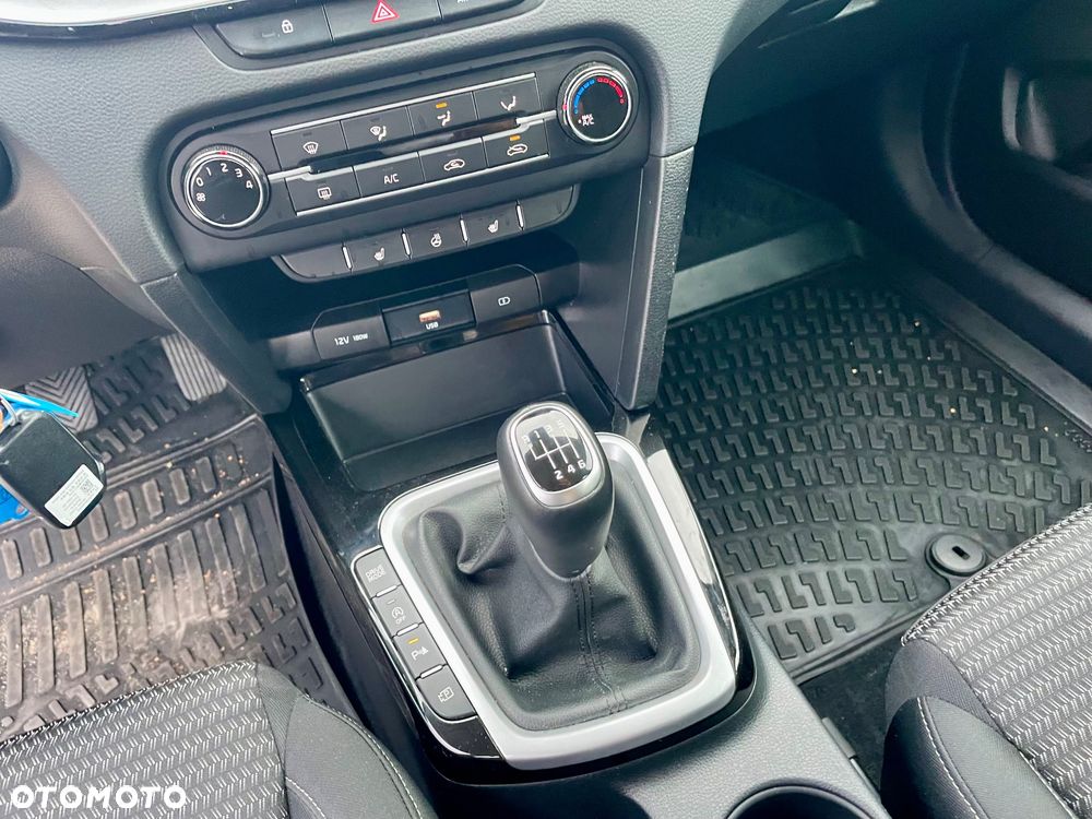 Kia Ceed 1.6 CRDi (48V Mild-Hybrid) Platinum - 28