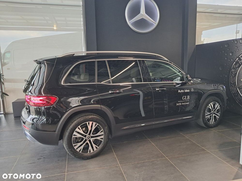 Mercedes-Benz GLB - 25