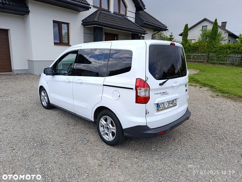Ford Transit Courier - 8