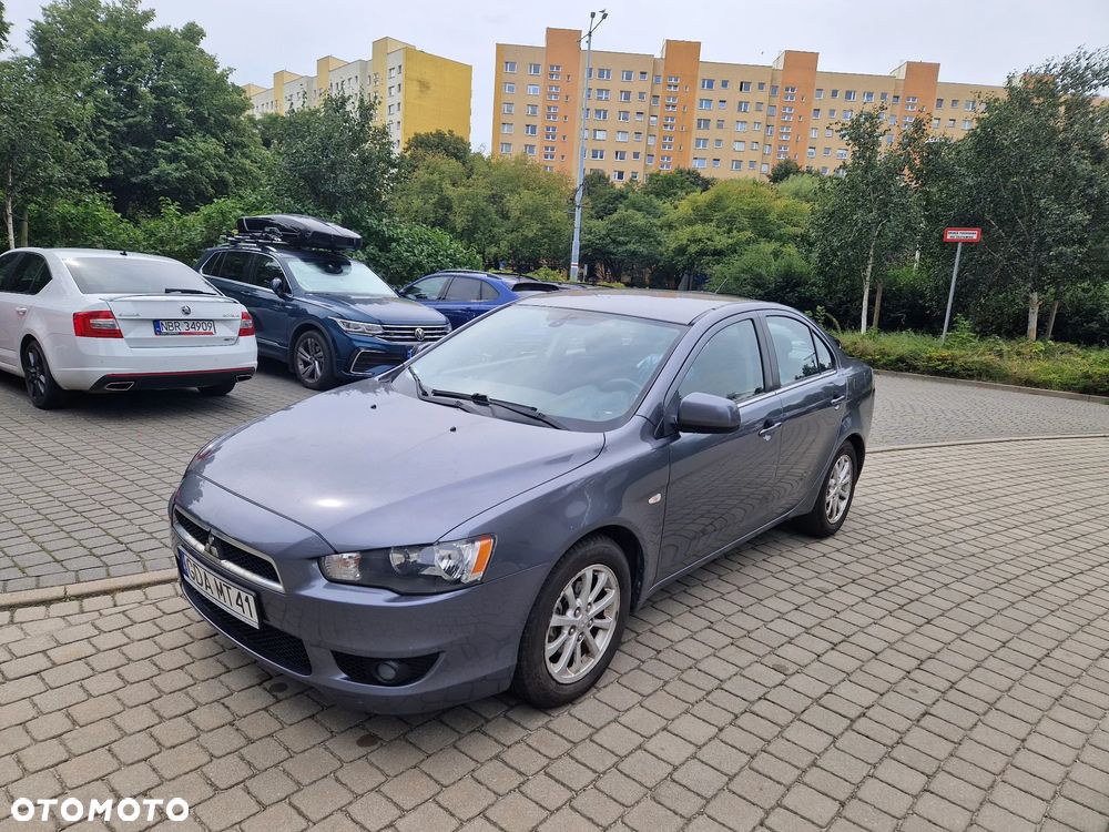 Mitsubishi Lancer 1.6 Invite - 3