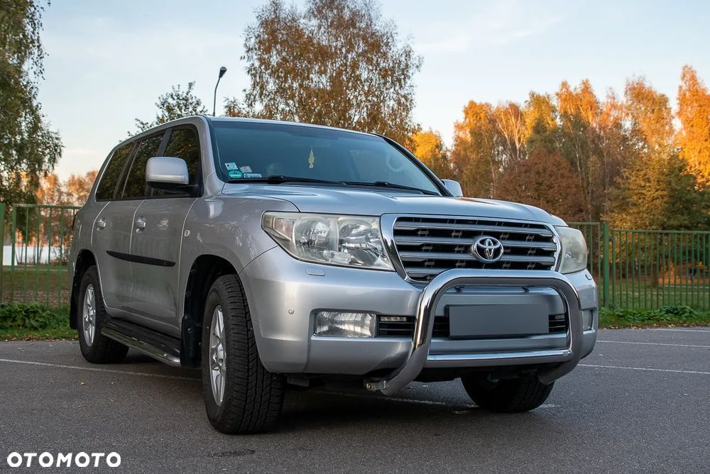 Toyota Land Cruiser - 2
