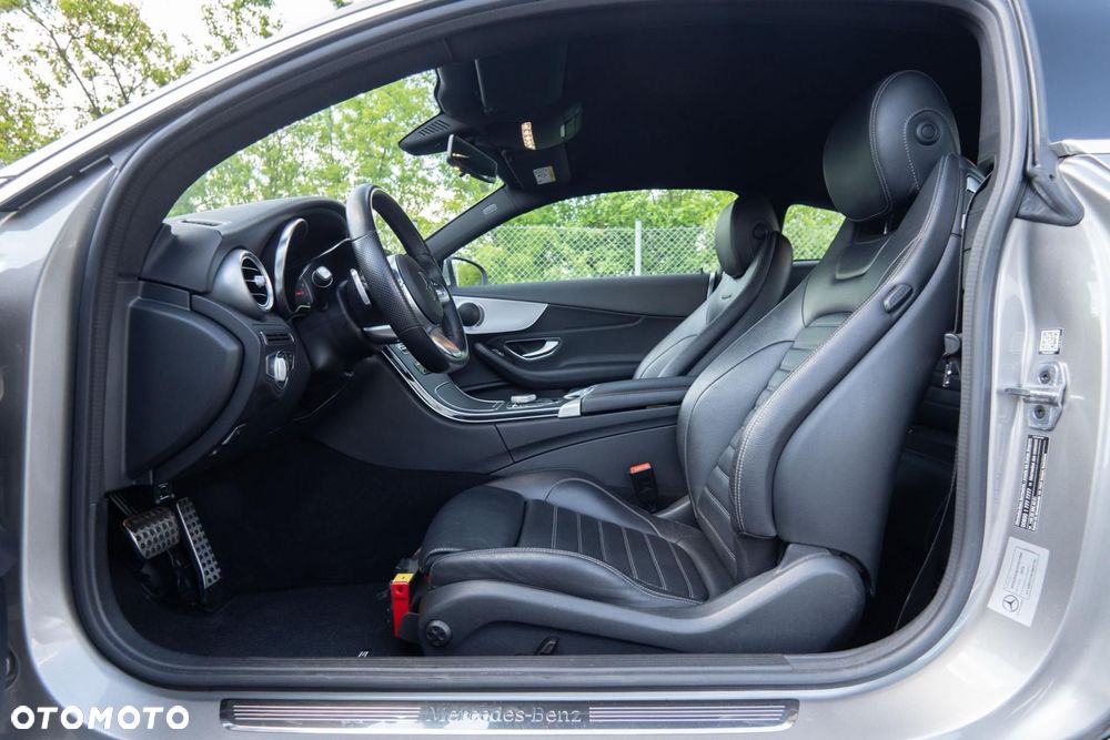 Mercedes-Benz Klasa C 300 9G-TRONIC - 14