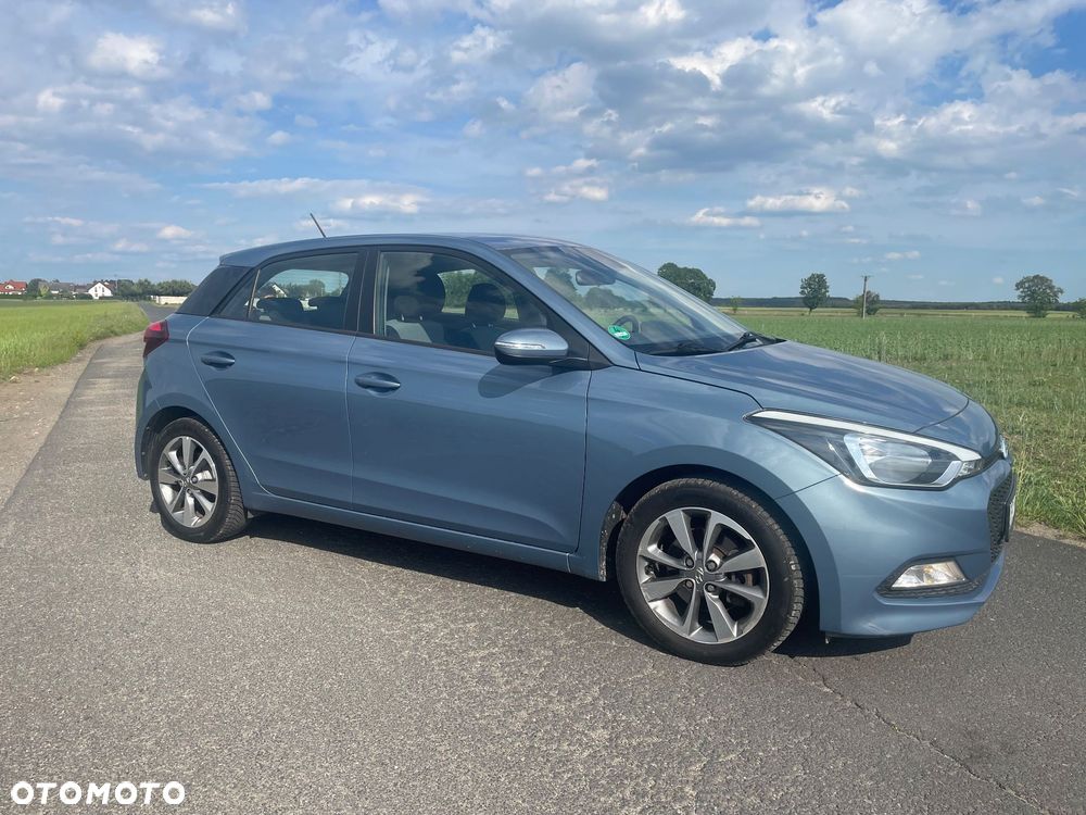 Hyundai i20 1.1 CRDi YES Silver - 2