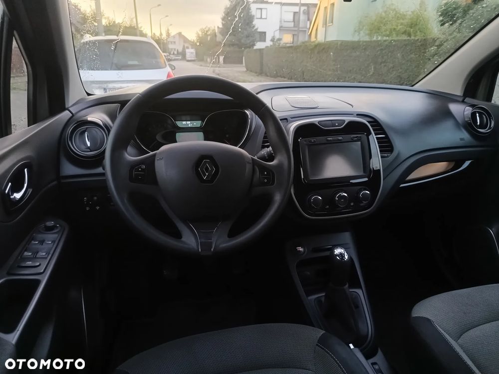 Renault Captur 0.9 Energy TCe Helly Hansen - 19