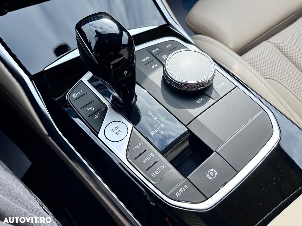 BMW Seria 3 330e Aut. Luxury Line - 29