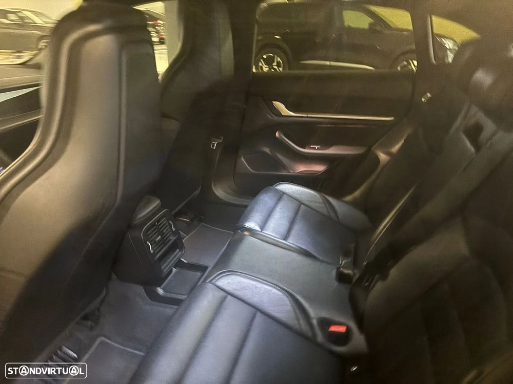 Porsche Taycan Cross Turismo 4 - 4