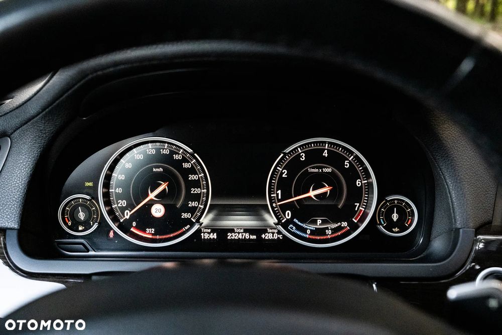 BMW Seria 7 740Li Edition Exclusive - 14