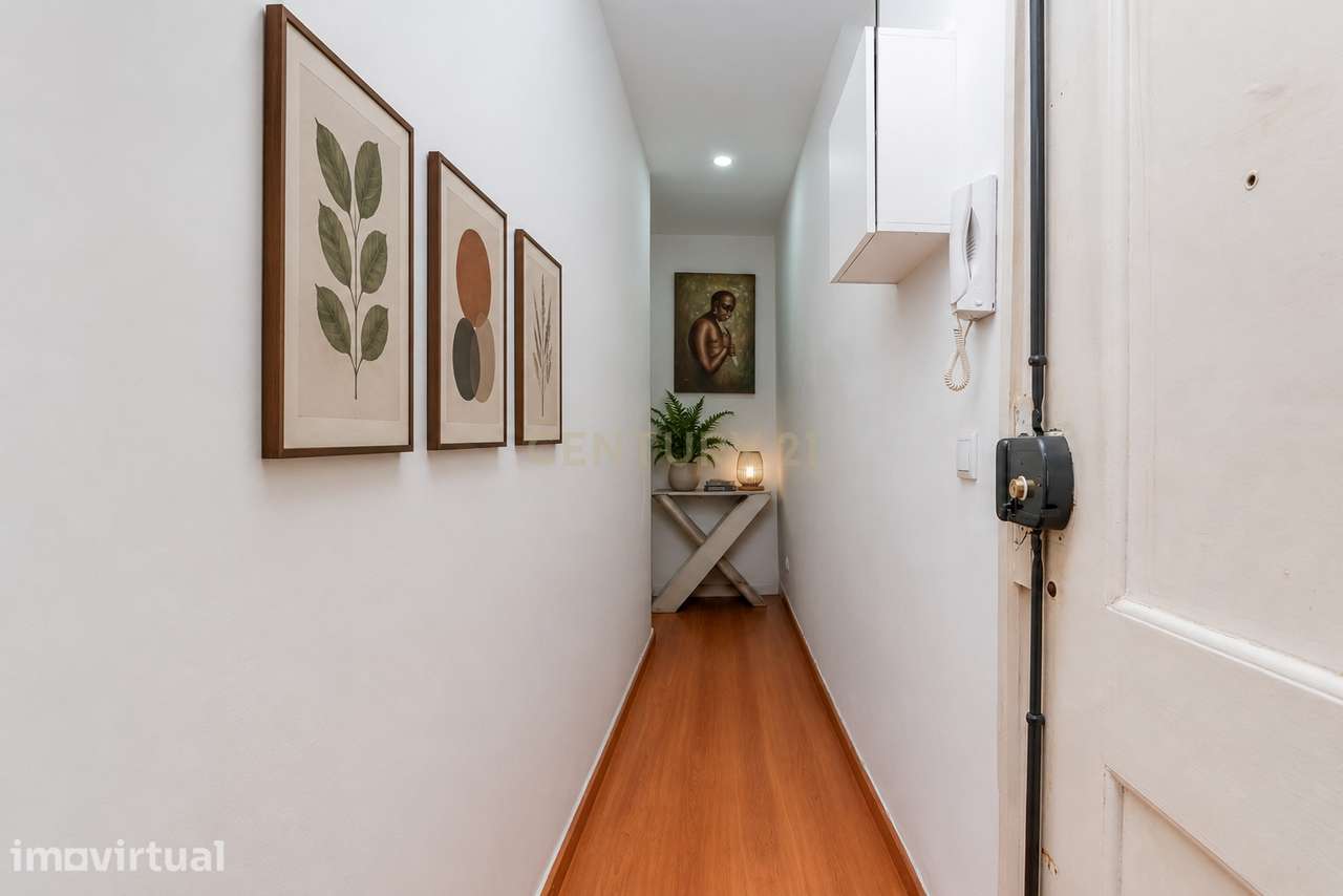 T4 com Jardim Privativo dos Condóminos e Potencial para T3 - Graça - Grande imagem: 4/29
