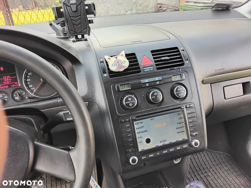 Volkswagen Touran 2.0 TDI Highline - 16