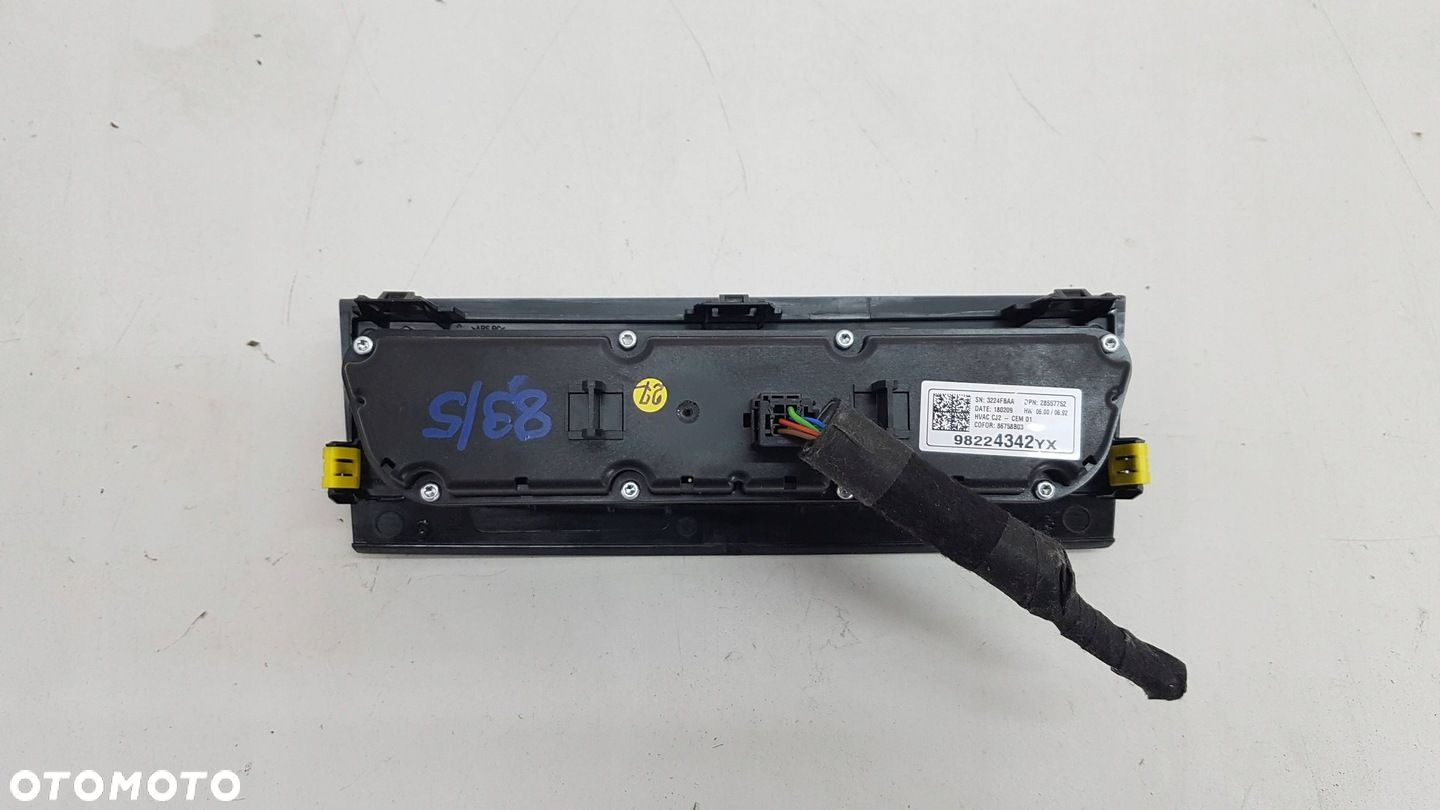 Opel Grandland X 17- Panel klimatyzacji ogrzewania EU - 4