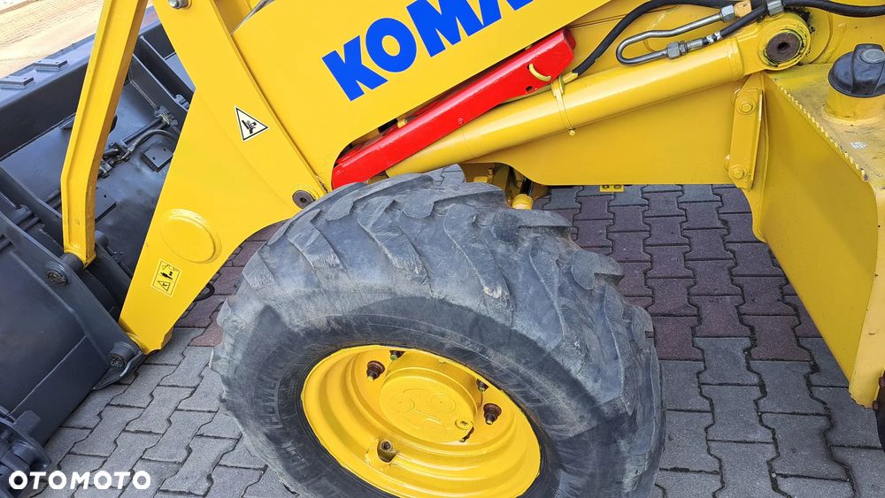 Komatsu WB93R - 14