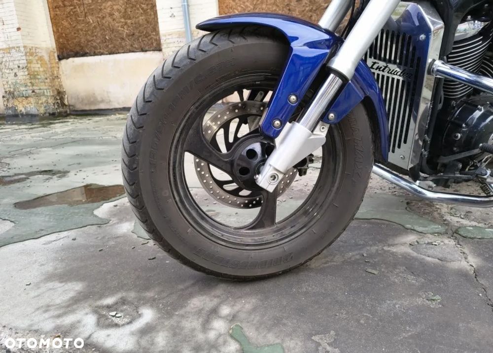 Suzuki Intruder - 3