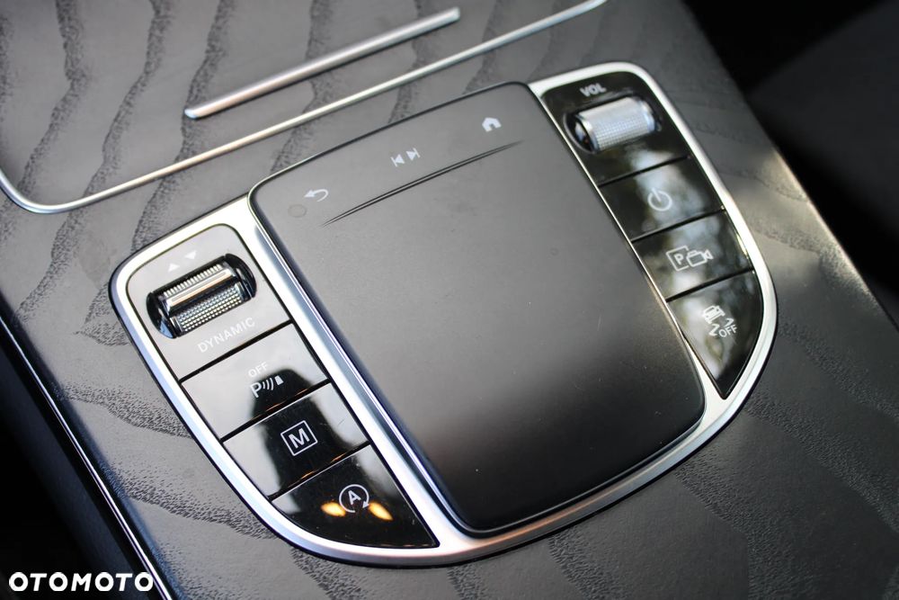Mercedes-Benz GLC 200 d 4Matic 9G-TRONIC AMG Line - 24