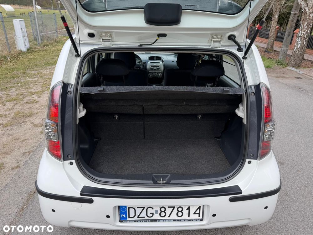 Daihatsu Sirion - 16