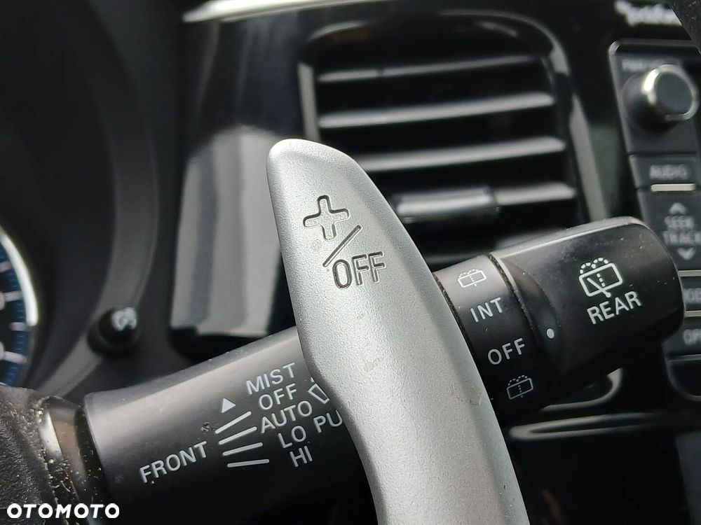Mitsubishi Outlander - 35