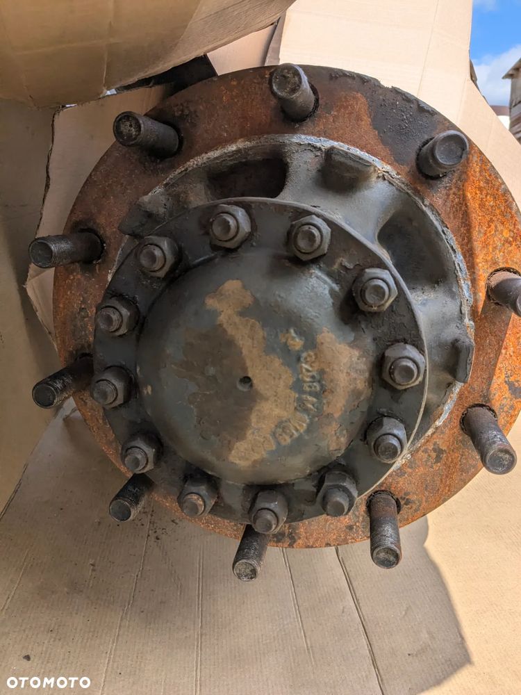 PIASTA VOLVO Z TARCZĄ HAMULCOWĄ - 3