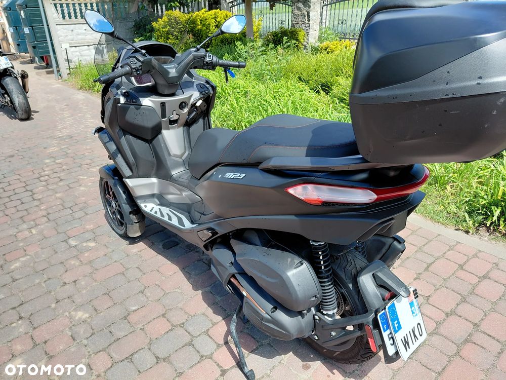 Piaggio MP-3 - 4