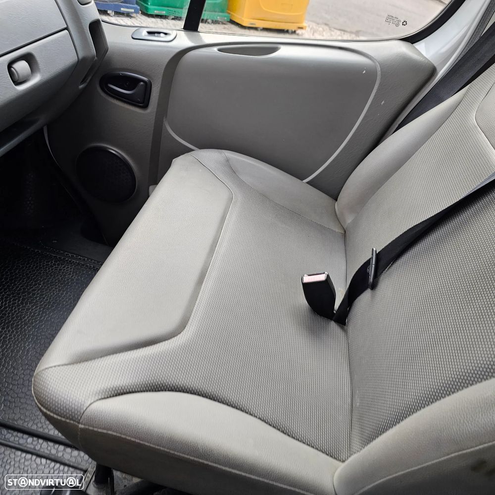 Renault Trafic - 19