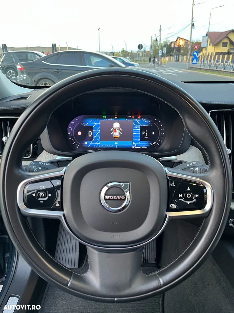 Volvo XC 60 B4 MHEV Inscription - 6