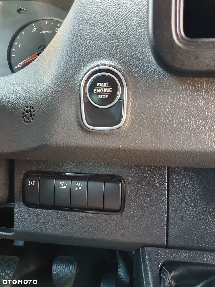 Mercedes-Benz Sprinter - 22