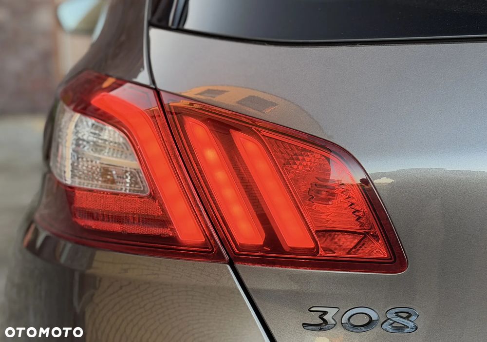 Peugeot 308 1.2 PureTech GPF Allure S&S - 20