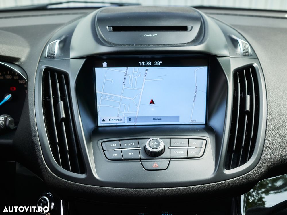 Ford Kuga 1.5 EcoBoost 2x4 Titanium - 30