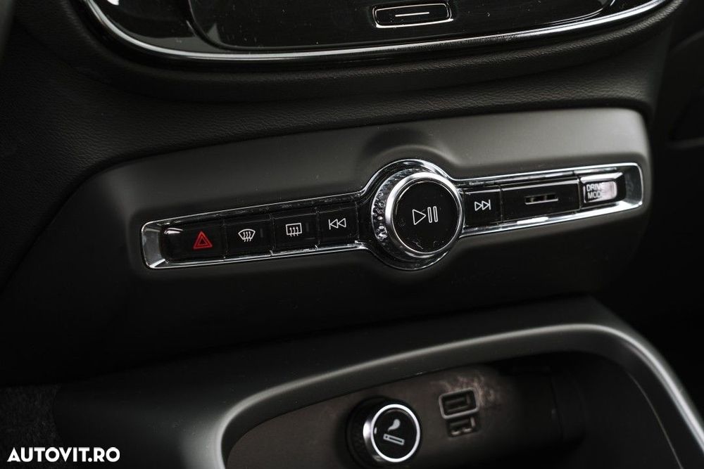 Volvo XC 40 D4 AWD R-Design - 28