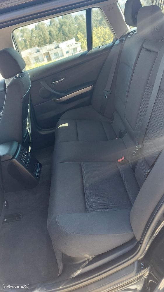 BMW 320 ver-d-sport - 4