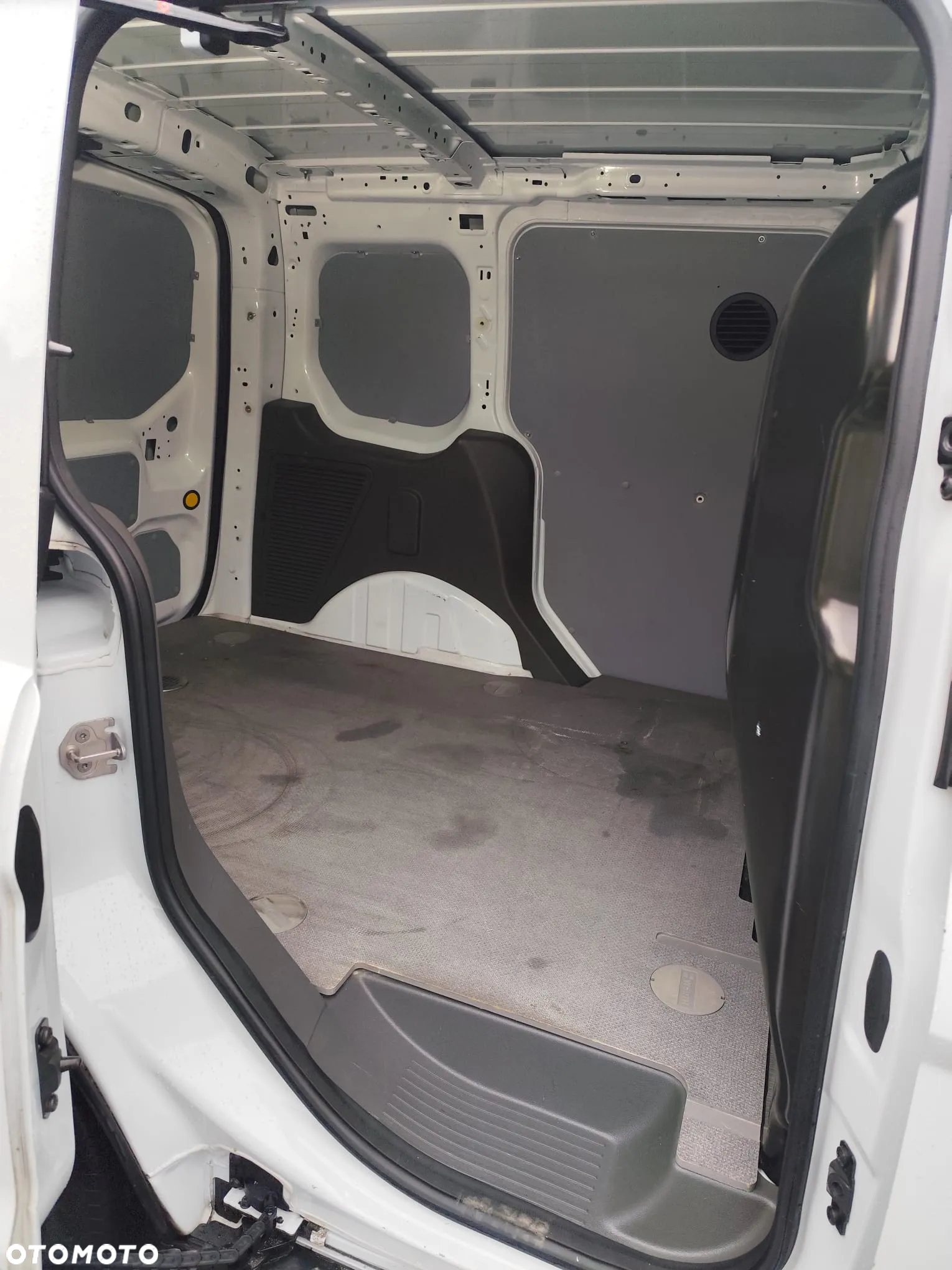 Ford Connect - 8