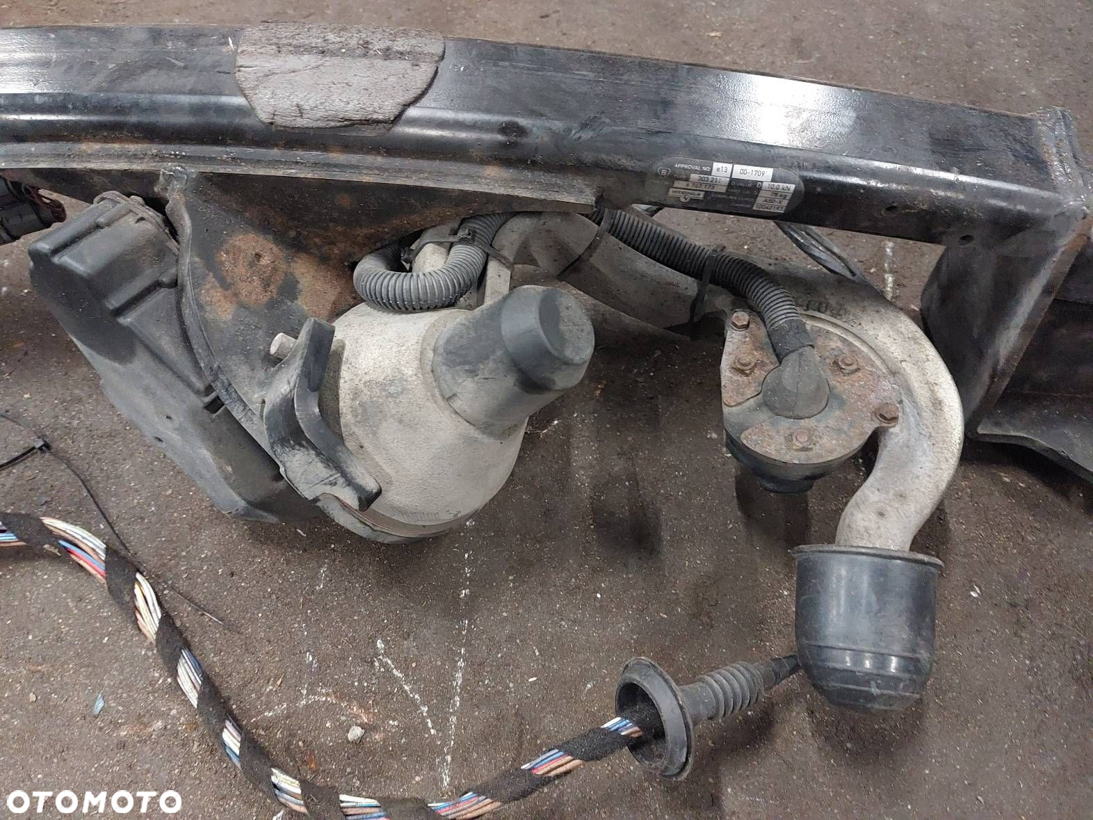 HAK HOLOWNICZY ELEKTRYCZNY WESTFALIA TABLICZKA WIĄZKA BMW E90 6767173 - 2