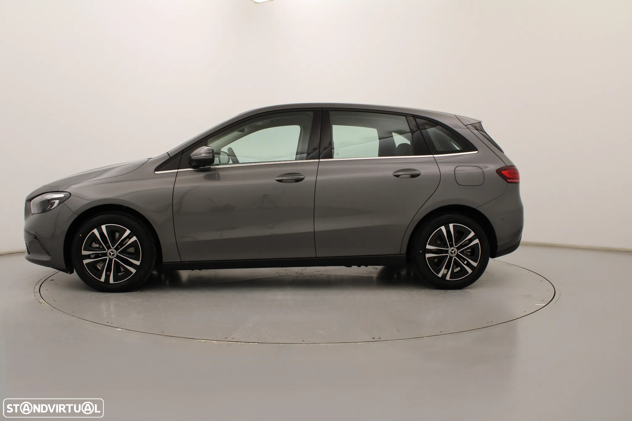 Mercedes-Benz B 250 e - 12