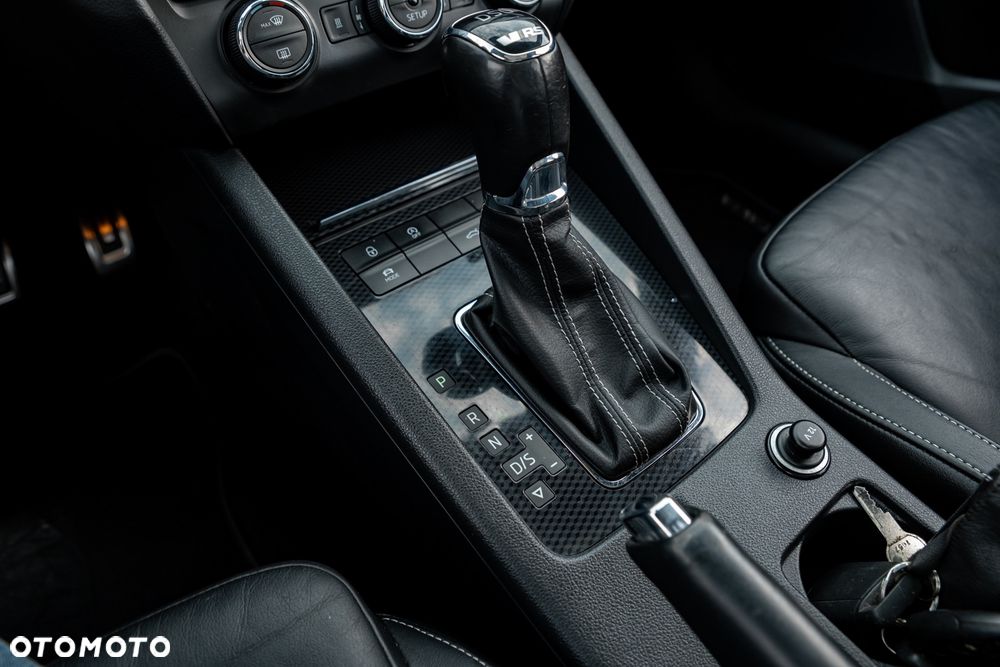 Skoda Octavia 2.0 TDI DSG RS - 34