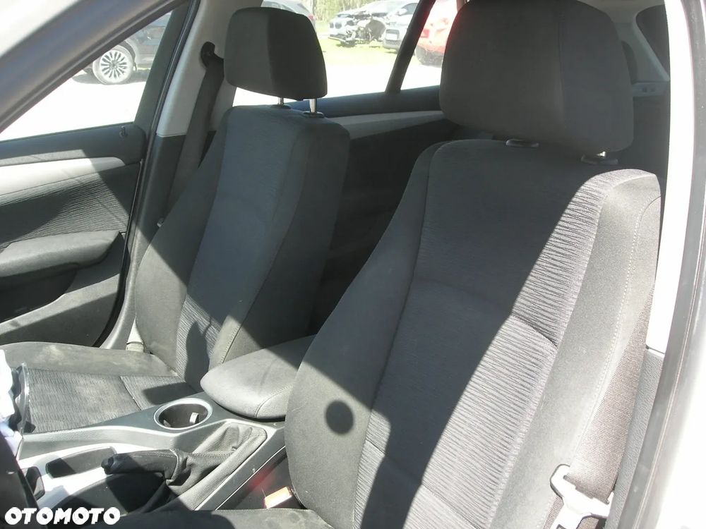 BMW X1 sDrive18d - 13