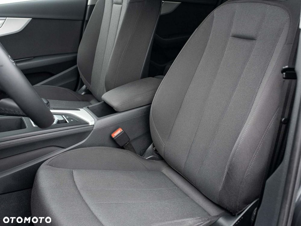 Audi A4 Limousine - 12