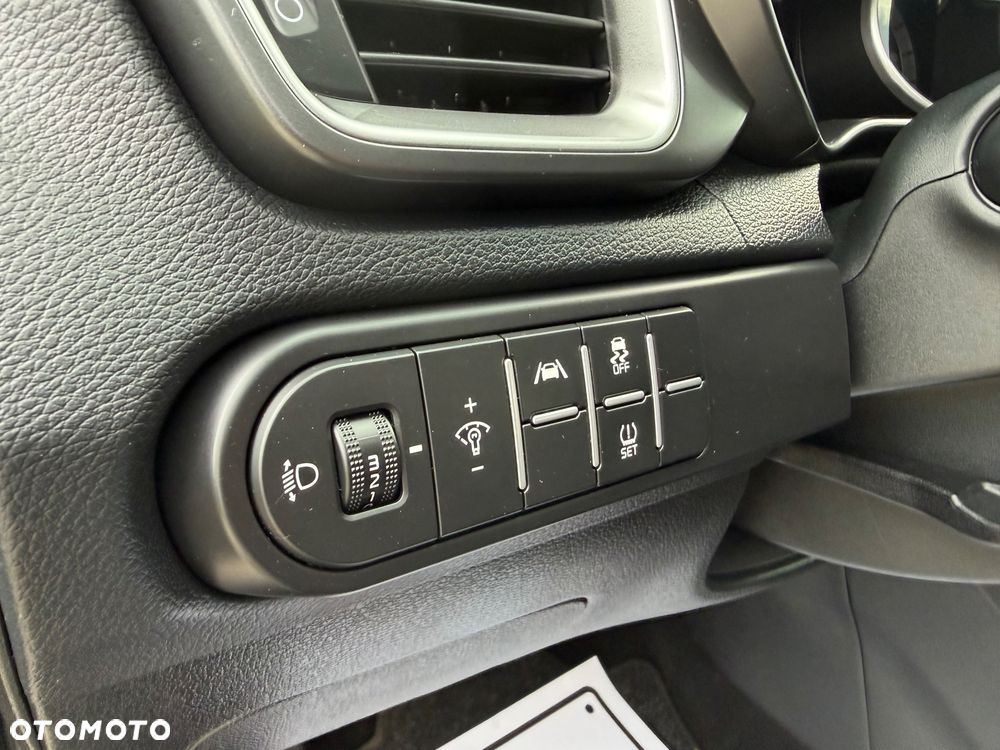 Kia Ceed 1.6 CRDi (48V Mild-Hybrid) DCT7 Platinum - 40