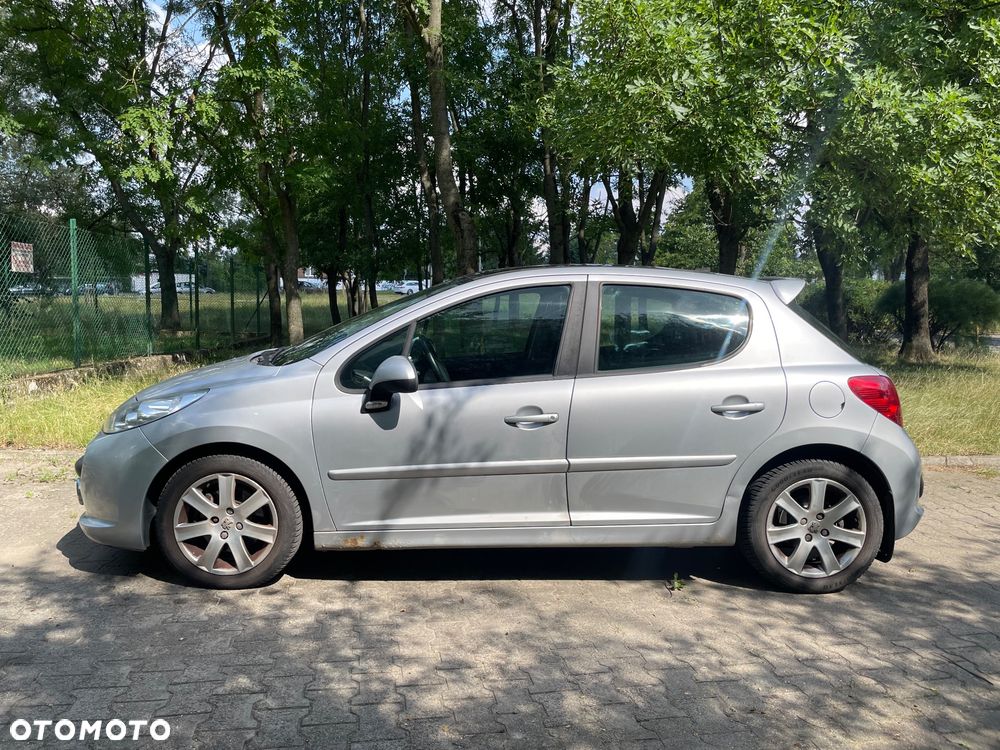 Peugeot 207 110 HDi FAP (Blue Lion) Sport - 2