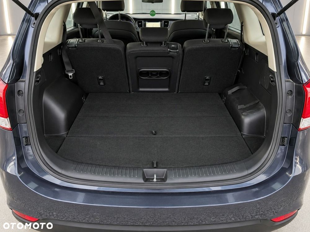 Kia Carens - 17