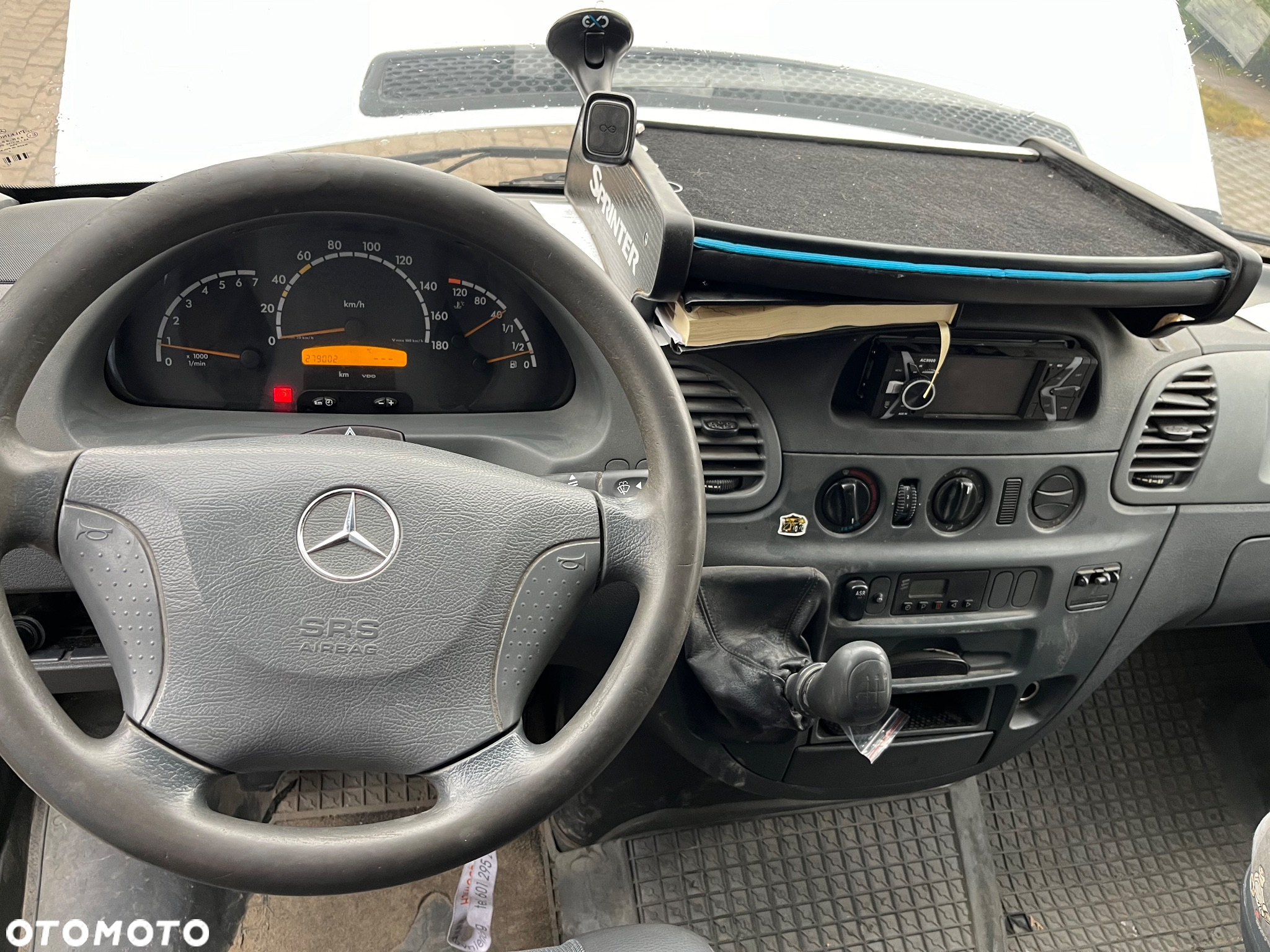 Mercedes-Benz Sprinter - 10