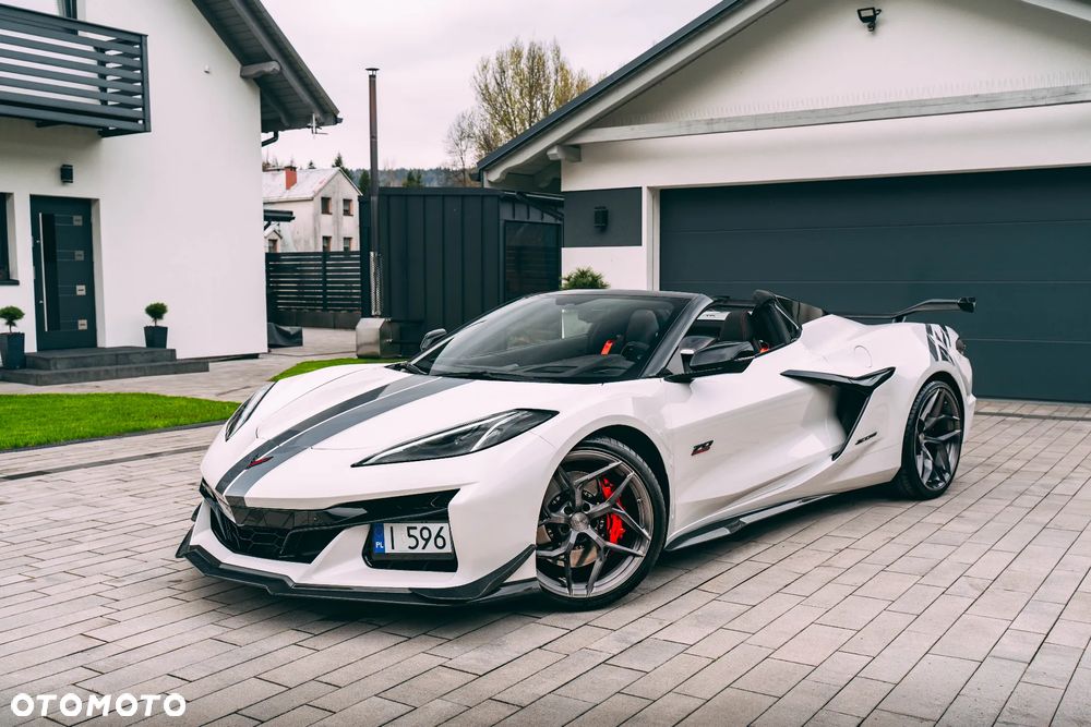 Chevrolet Corvette - 4