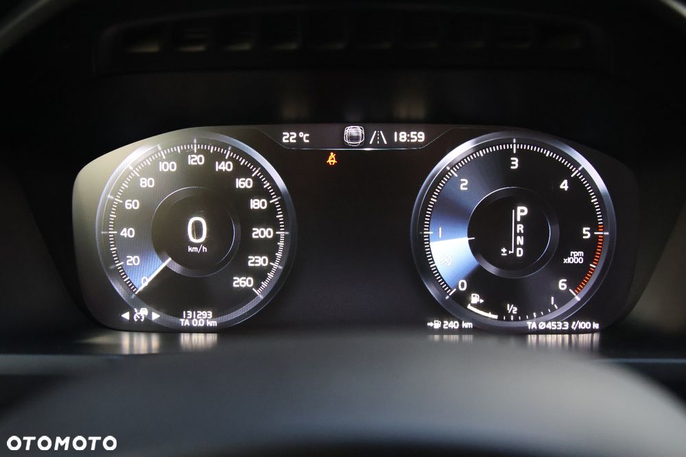 Volvo XC 90 D5 SCR AWD Inscription 7os - 31