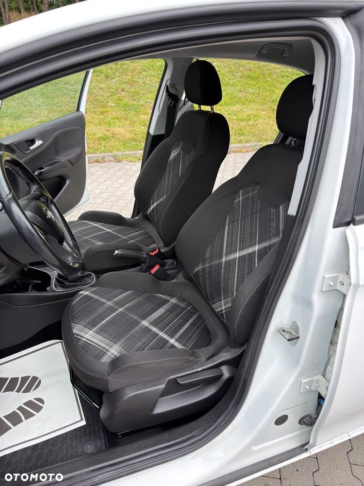 Opel Corsa 1.4 16V Cosmo - 16