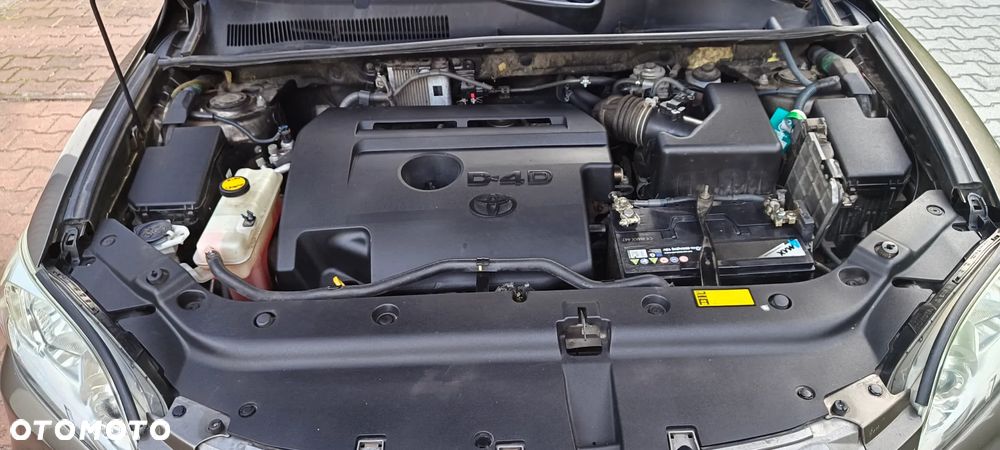 Toyota RAV4 2.2 D-4D Premium - 11
