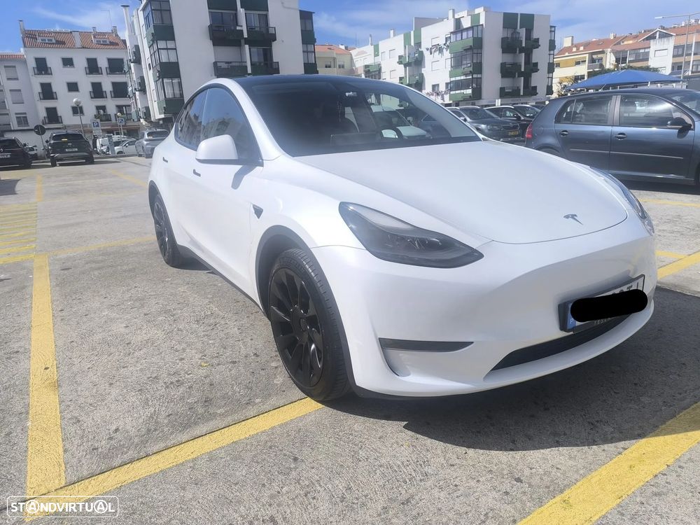 Tesla Model Y - 3
