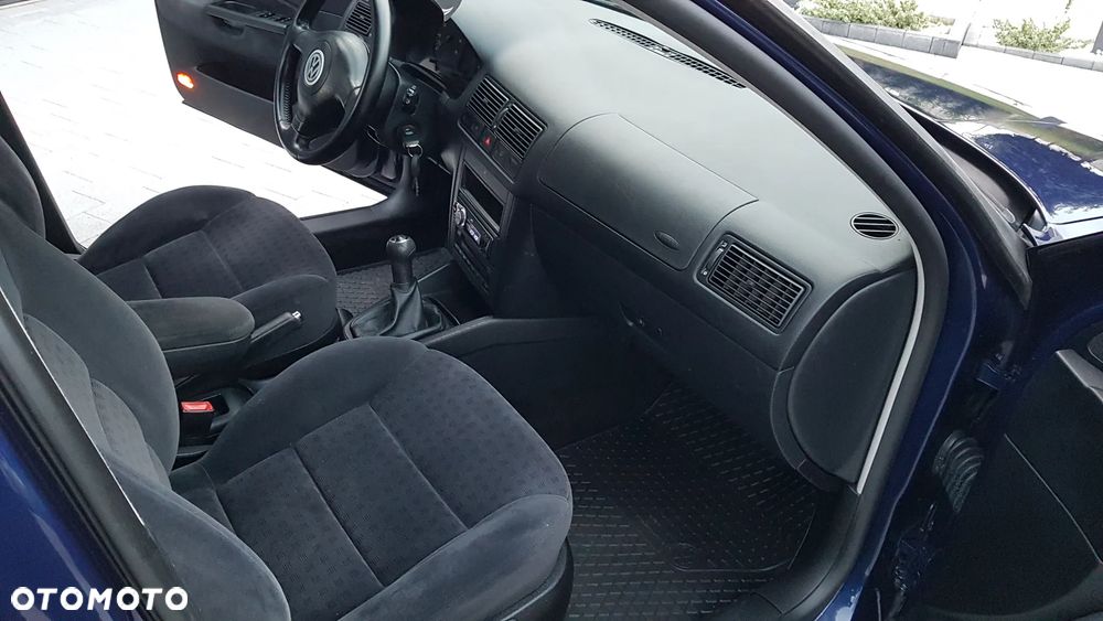 Volkswagen Golf 1.6 Comfortline - 8
