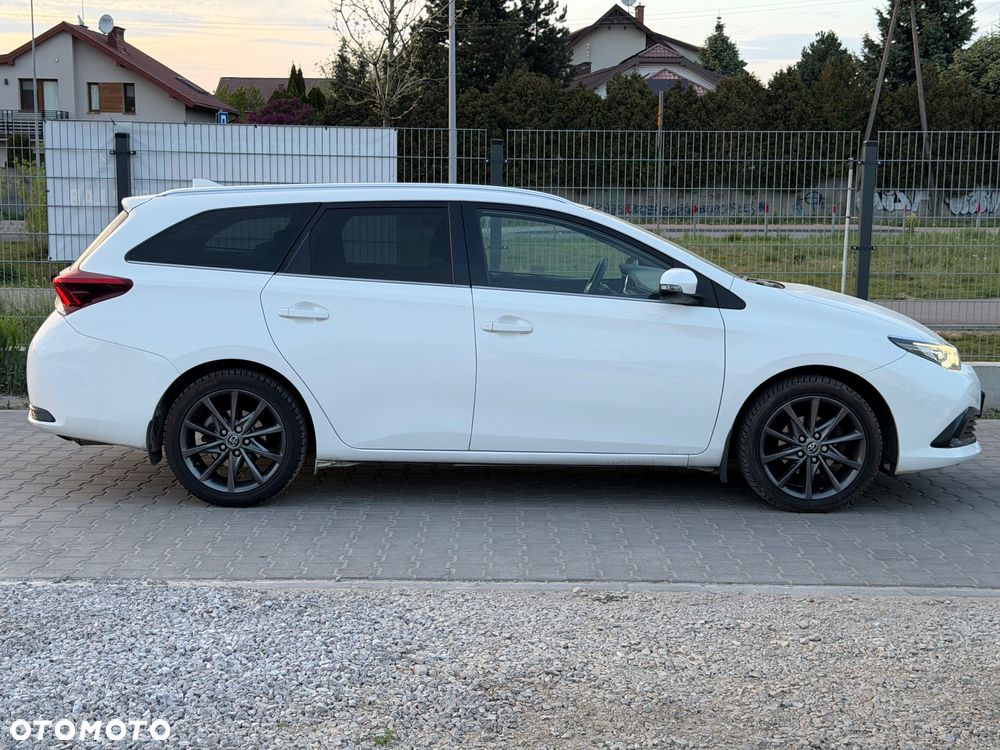 Toyota Auris 1.8 HSD Luna - 7