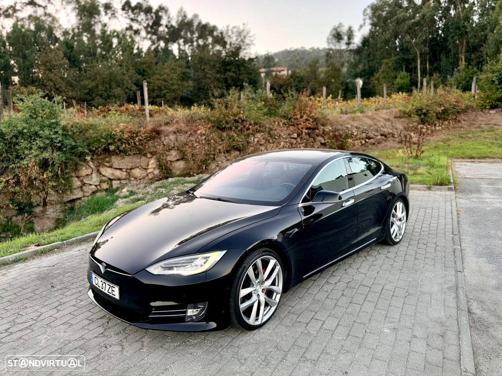 Tesla Model S - 1