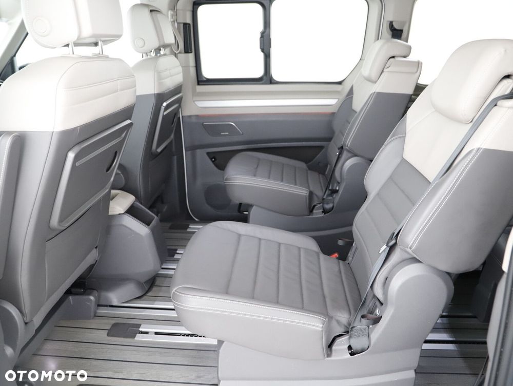 Volkswagen Multivan - 10