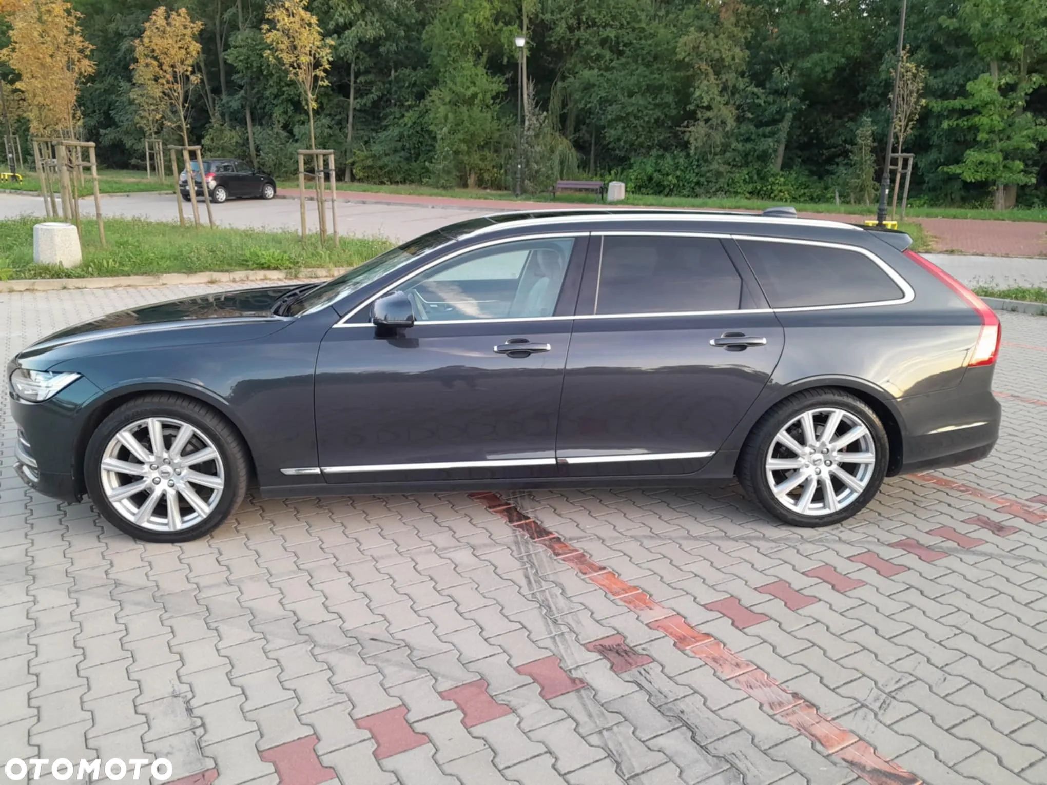 Volvo V90 D4 AWD Geartronic Inscription - 1