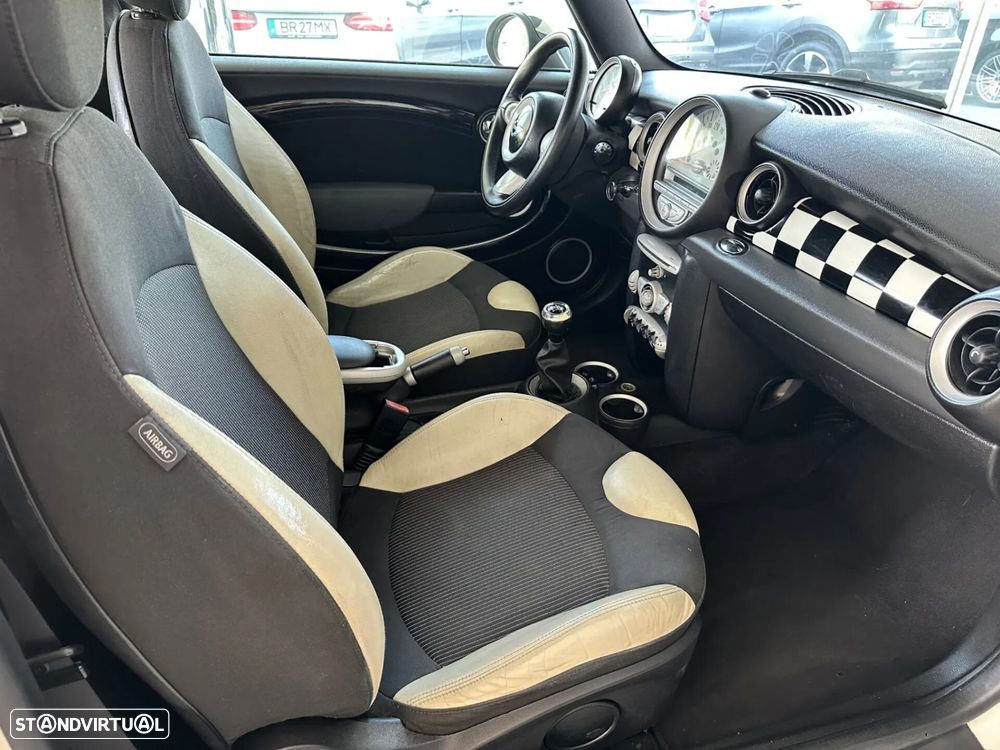 MINI 3 Portas Cooper D - 18