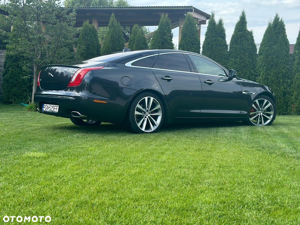 Jaguar XJ